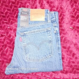 Levi wedgie jeans